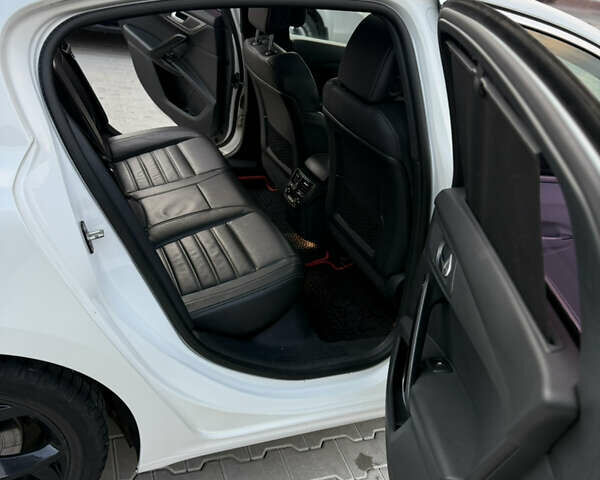 Белый Пежо 508, объемом двигателя 2 л и пробегом 196 тыс. км за 9500 $, фото 24 на Automoto.ua