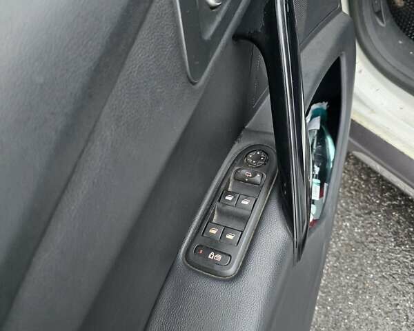 Белый Пежо 508, объемом двигателя 2 л и пробегом 300 тыс. км за 12000 $, фото 13 на Automoto.ua