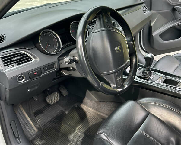 Білий Пежо 508, об'ємом двигуна 1.6 л та пробігом 250 тис. км за 7400 $, фото 30 на Automoto.ua