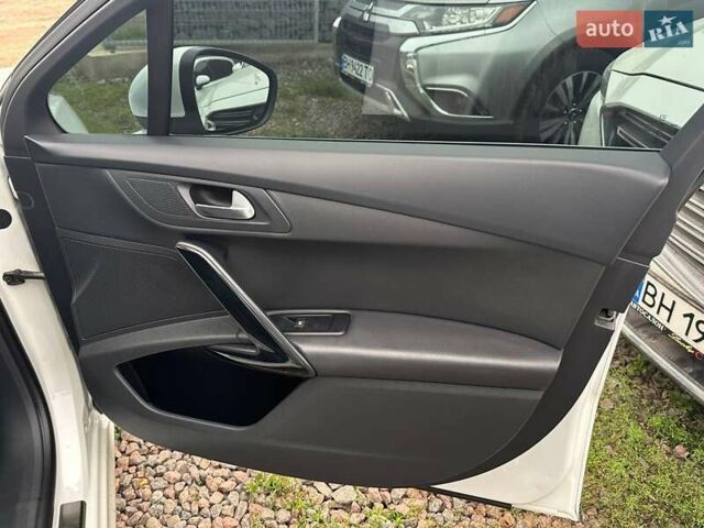 Белый Пежо 508, объемом двигателя 1.56 л и пробегом 227 тыс. км за 13400 $, фото 38 на Automoto.ua