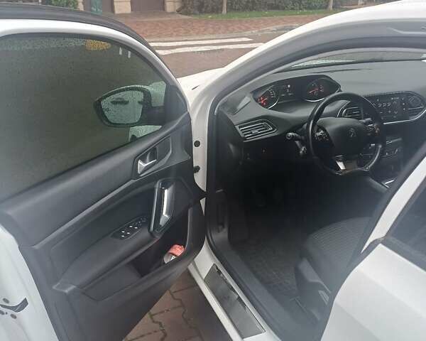 Белый Пежо 508, объемом двигателя 1.56 л и пробегом 230 тыс. км за 9800 $, фото 8 на Automoto.ua