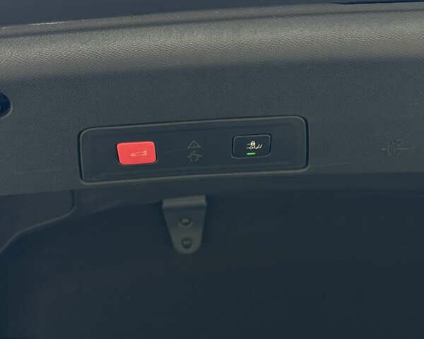 Чорний Пежо 508, об'ємом двигуна 2 л та пробігом 25 тис. км за 23500 $, фото 12 на Automoto.ua