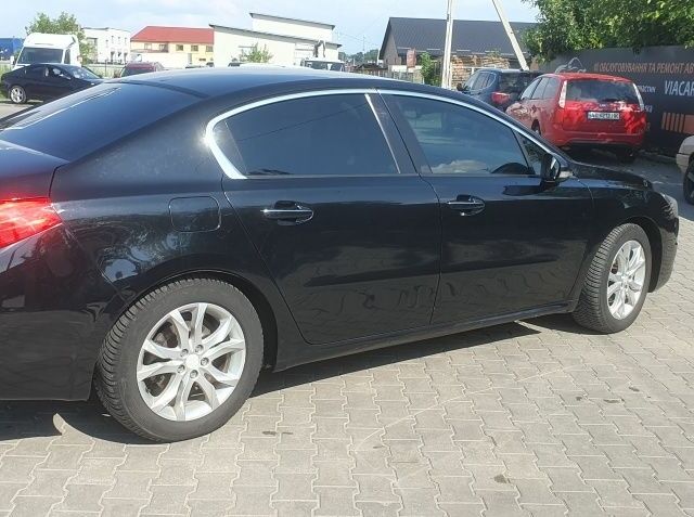 Чорний Пежо 508, об'ємом двигуна 1.6 л та пробігом 285 тис. км за 8500 $, фото 2 на Automoto.ua