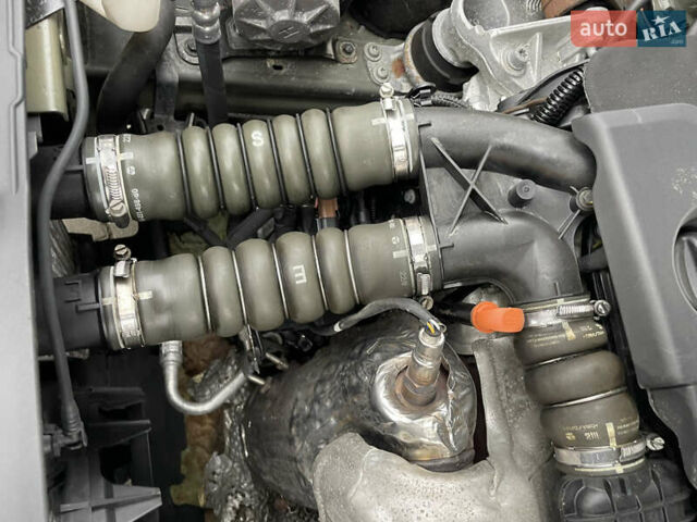 Чорний Пежо 508, об'ємом двигуна 1.56 л та пробігом 256 тис. км за 8500 $, фото 3 на Automoto.ua