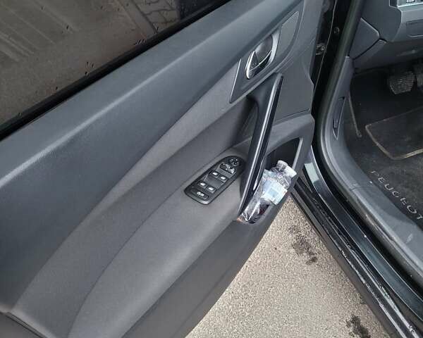 Черный Пежо 508, объемом двигателя 1.56 л и пробегом 280 тыс. км за 8000 $, фото 6 на Automoto.ua