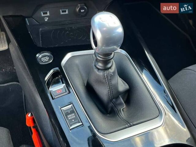 Серый Пежо 508, объемом двигателя 1.5 л и пробегом 140 тыс. км за 18290 $, фото 2 на Automoto.ua