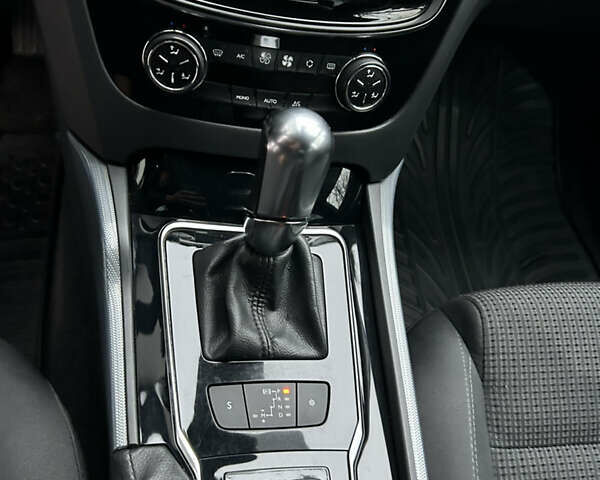 Серый Пежо 508, объемом двигателя 2 л и пробегом 206 тыс. км за 11000 $, фото 19 на Automoto.ua