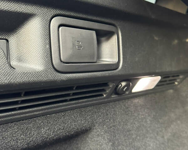 Синий Пежо 508, объемом двигателя 1.5 л и пробегом 152 тыс. км за 16000 $, фото 43 на Automoto.ua