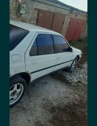 Белый Пежо 605, объемом двигателя 2.02 л и пробегом 375 тыс. км за 1200 $, фото 6 на Automoto.ua