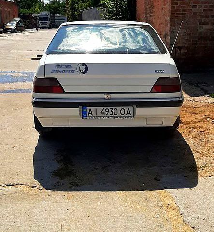 Белый Пежо 605, объемом двигателя 2 л и пробегом 100 тыс. км за 1300 $, фото 4 на Automoto.ua