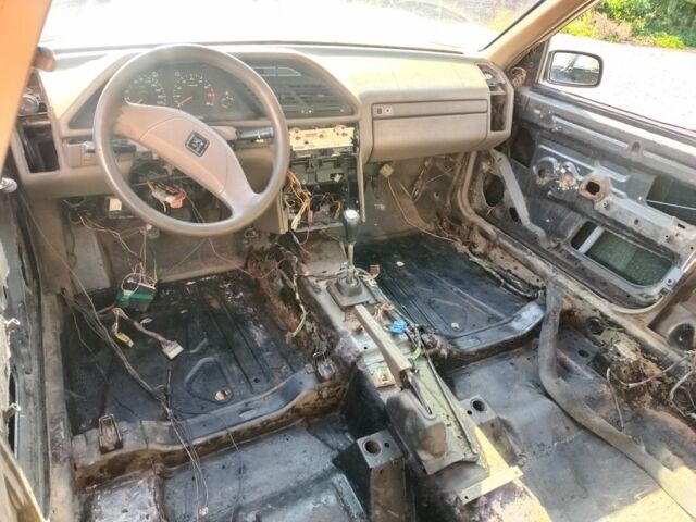 Черный Пежо 605, объемом двигателя 2 л и пробегом 350 тыс. км за 291 $, фото 2 на Automoto.ua