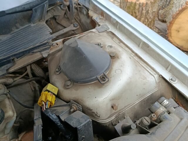 Серый Пежо 605, объемом двигателя 3 л и пробегом 302 тыс. км за 1100 $, фото 3 на Automoto.ua