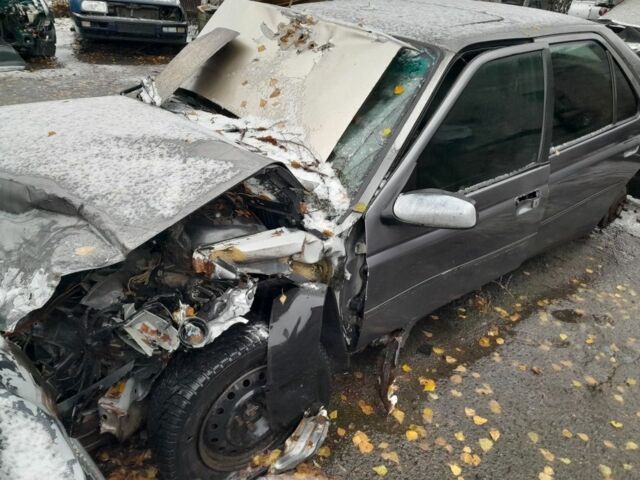 Серый Пежо 605, объемом двигателя 2 л и пробегом 277 тыс. км за 900 $, фото 1 на Automoto.ua