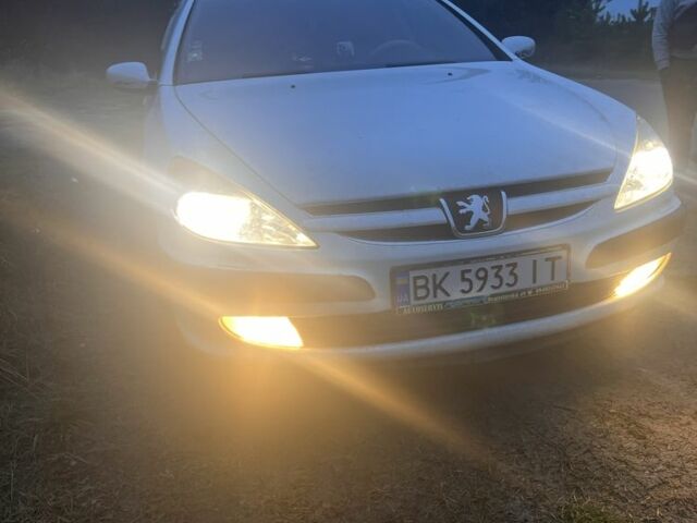Белый Пежо 607, объемом двигателя 2.2 л и пробегом 292 тыс. км за 3400 $, фото 5 на Automoto.ua
