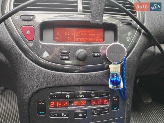 Черный Пежо 607, объемом двигателя 2.2 л и пробегом 460 тыс. км за 2124 $, фото 4 на Automoto.ua