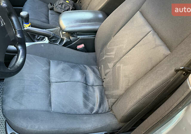 Серый Пежо 607, объемом двигателя 2.2 л и пробегом 343 тыс. км за 3700 $, фото 16 на Automoto.ua