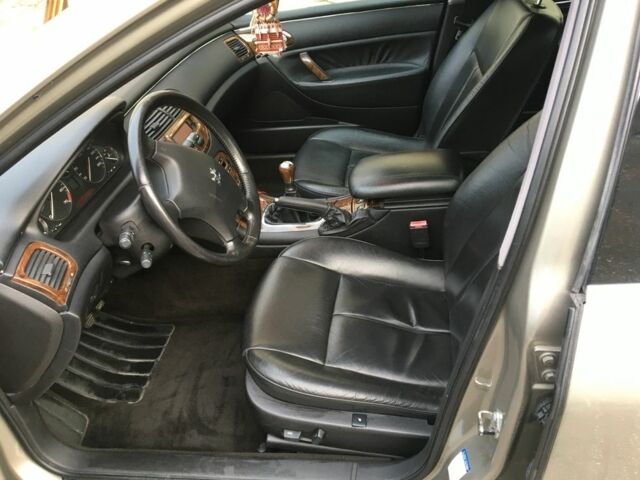 Серый Пежо 607, объемом двигателя 2.2 л и пробегом 260 тыс. км за 3900 $, фото 7 на Automoto.ua