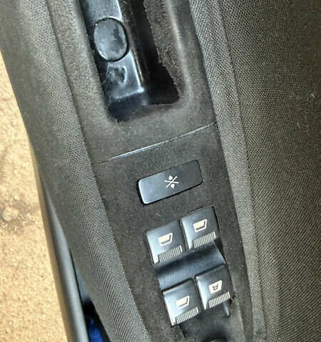 Серый Пежо 607, объемом двигателя 2.2 л и пробегом 343 тыс. км за 3700 $, фото 13 на Automoto.ua