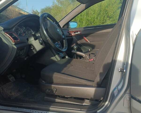 Серый Пежо 607, объемом двигателя 2.18 л и пробегом 232 тыс. км за 4200 $, фото 3 на Automoto.ua