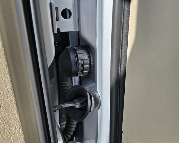 Сірий Пежо 607, об'ємом двигуна 2.95 л та пробігом 135 тис. км за 10800 $, фото 27 на Automoto.ua