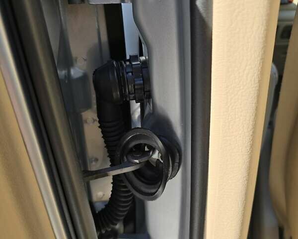 Сірий Пежо 607, об'ємом двигуна 2.95 л та пробігом 135 тис. км за 10800 $, фото 26 на Automoto.ua