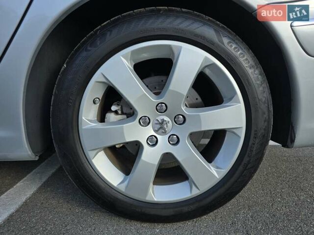 Сірий Пежо 607, об'ємом двигуна 2.95 л та пробігом 135 тис. км за 10800 $, фото 12 на Automoto.ua