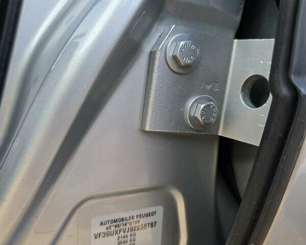 Сірий Пежо 607, об'ємом двигуна 2.95 л та пробігом 135 тис. км за 10800 $, фото 51 на Automoto.ua