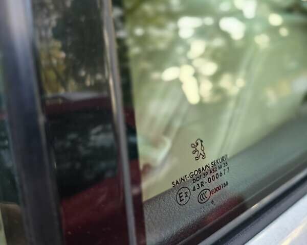 Сірий Пежо 607, об'ємом двигуна 2.95 л та пробігом 135 тис. км за 10800 $, фото 39 на Automoto.ua