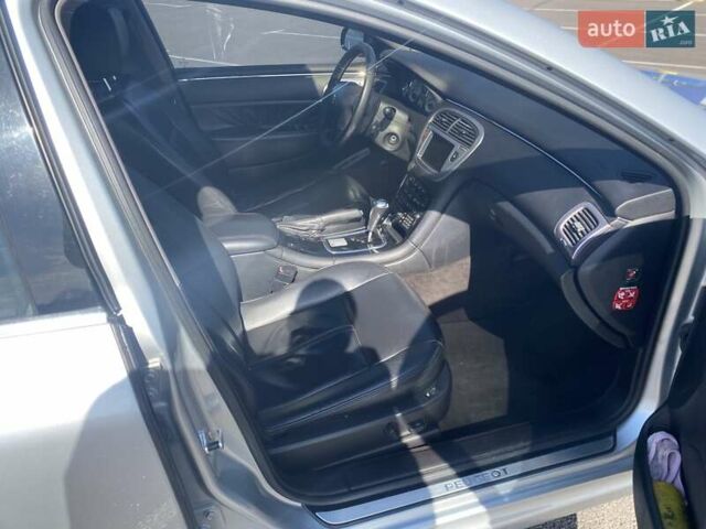 Серый Пежо 607, объемом двигателя 2.7 л и пробегом 349 тыс. км за 5700 $, фото 24 на Automoto.ua