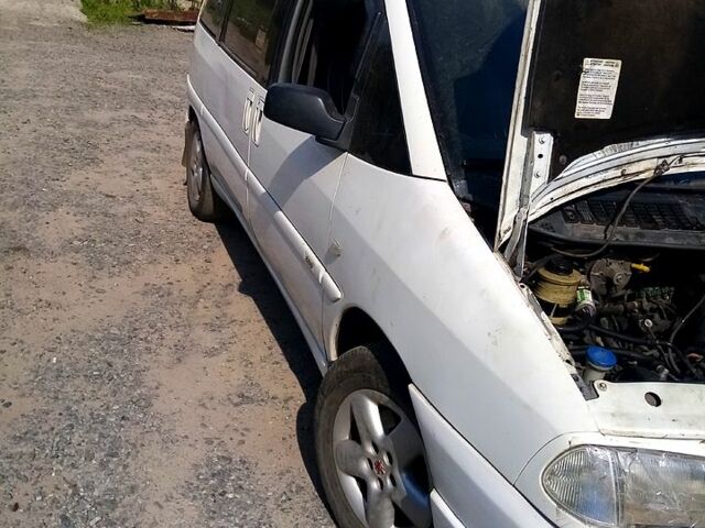 Белый Пежо 806, объемом двигателя 2 л и пробегом 500 тыс. км за 2610 $, фото 2 на Automoto.ua