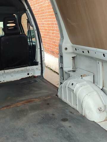 Белый Пежо 806, объемом двигателя 1.9 л и пробегом 330 тыс. км за 2200 $, фото 13 на Automoto.ua