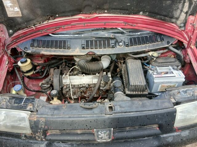 Красный Пежо 806, объемом двигателя 0 л и пробегом 150 тыс. км за 1187 $, фото 1 на Automoto.ua