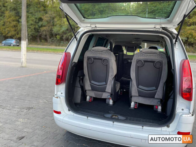 Белый Пежо 807, объемом двигателя 2 л и пробегом 184 тыс. км за 9400 $, фото 16 на Automoto.ua