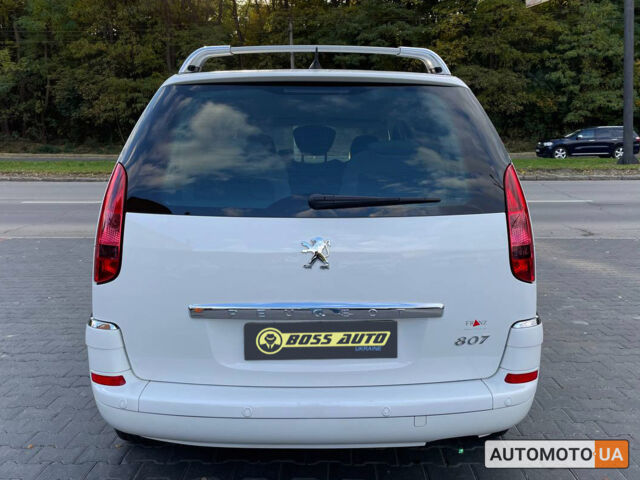 Белый Пежо 807, объемом двигателя 2 л и пробегом 184 тыс. км за 9400 $, фото 3 на Automoto.ua