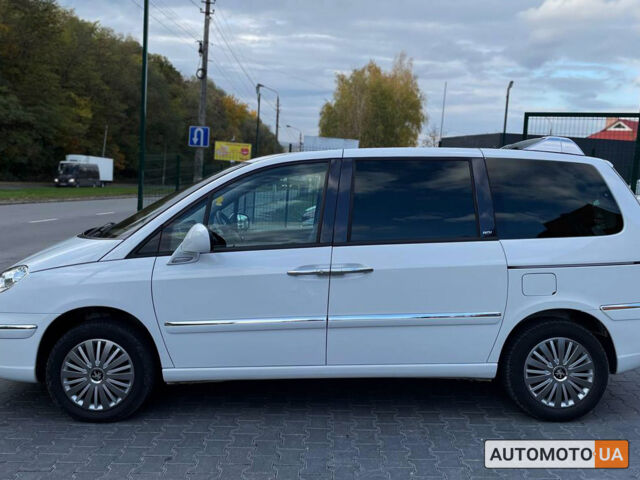 Белый Пежо 807, объемом двигателя 2 л и пробегом 184 тыс. км за 9400 $, фото 5 на Automoto.ua