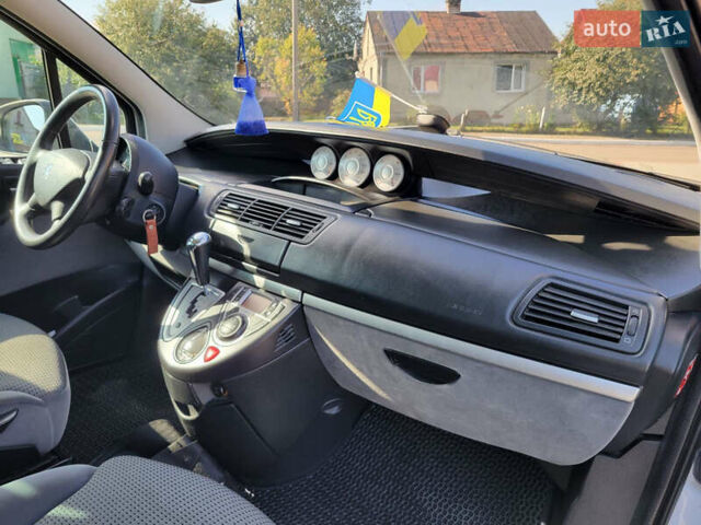 Белый Пежо 807, объемом двигателя 2 л и пробегом 247 тыс. км за 9150 $, фото 29 на Automoto.ua
