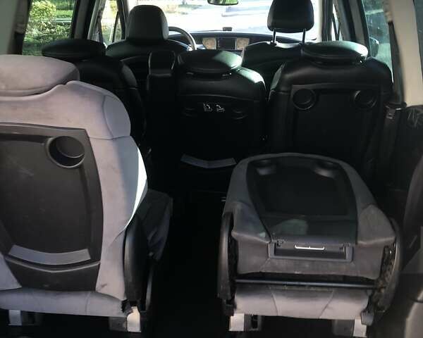 Білий Пежо 807, об'ємом двигуна 2 л та пробігом 300 тис. км за 8300 $, фото 2 на Automoto.ua