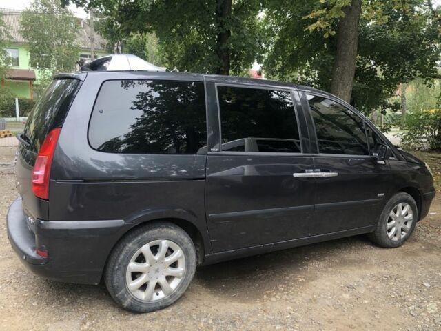 Черный Пежо 807, объемом двигателя 2.2 л и пробегом 340 тыс. км за 3700 $, фото 2 на Automoto.ua