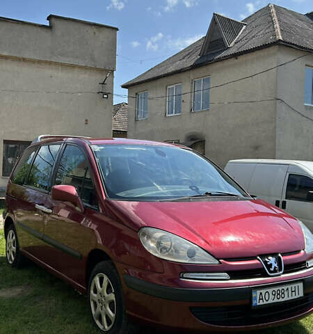 Красный Пежо 807, объемом двигателя 2.2 л и пробегом 450 тыс. км за 4500 $, фото 1 на Automoto.ua