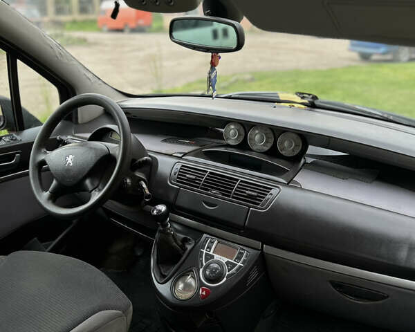 Красный Пежо 807, объемом двигателя 2.2 л и пробегом 450 тыс. км за 4500 $, фото 7 на Automoto.ua