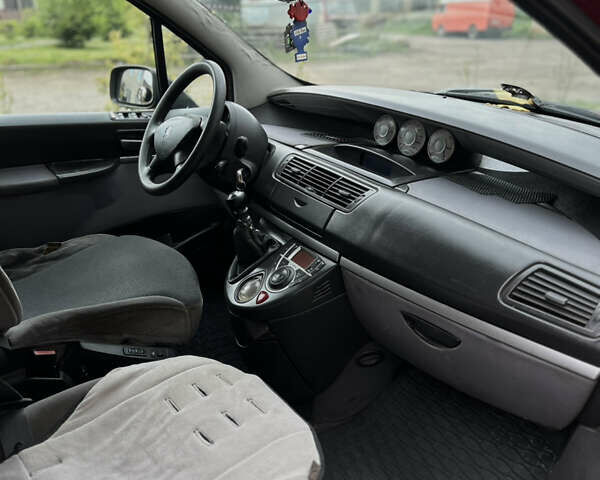 Красный Пежо 807, объемом двигателя 2.2 л и пробегом 450 тыс. км за 4500 $, фото 6 на Automoto.ua