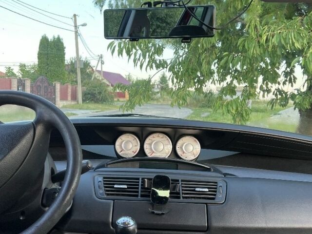 Красный Пежо 807, объемом двигателя 2 л и пробегом 305 тыс. км за 5725 $, фото 5 на Automoto.ua