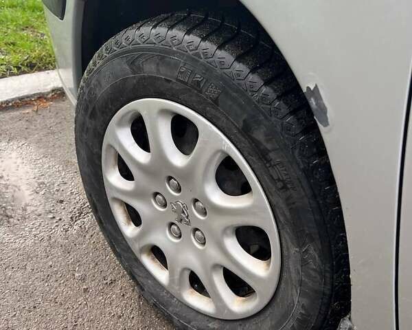 Пежо 807, объемом двигателя 2 л и пробегом 257 тыс. км за 3700 $, фото 6 на Automoto.ua