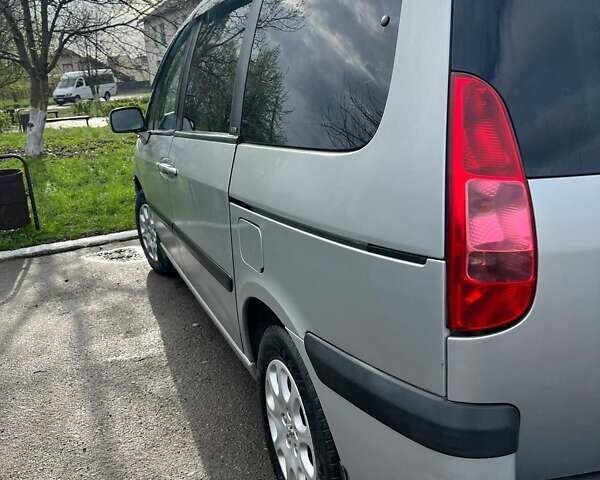 Пежо 807, объемом двигателя 2 л и пробегом 257 тыс. км за 3700 $, фото 4 на Automoto.ua