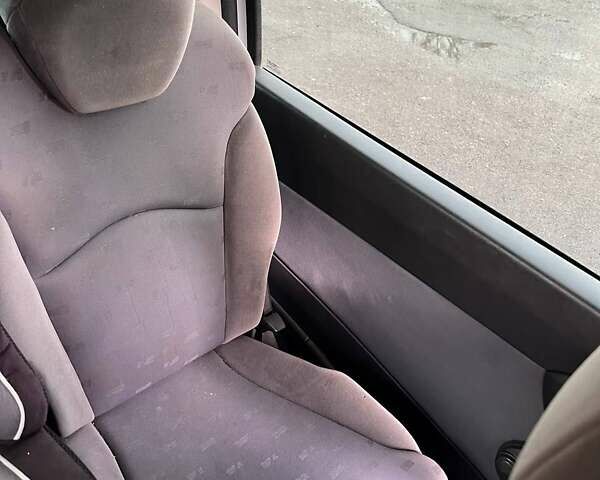 Пежо 807, объемом двигателя 2 л и пробегом 257 тыс. км за 3700 $, фото 8 на Automoto.ua