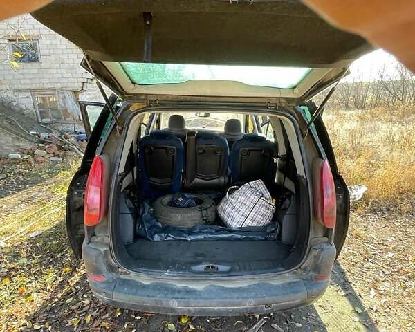 Пежо 807, объемом двигателя 2.2 л и пробегом 320 тыс. км за 2375 $, фото 3 на Automoto.ua