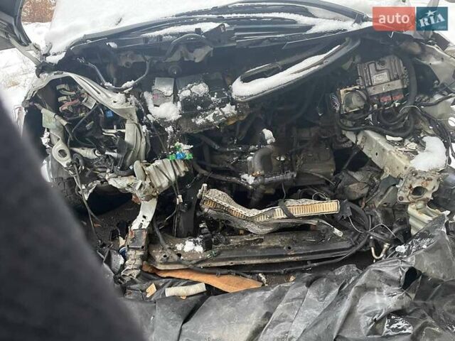 Пежо 807, объемом двигателя 2 л и пробегом 200 тыс. км за 2300 $, фото 5 на Automoto.ua