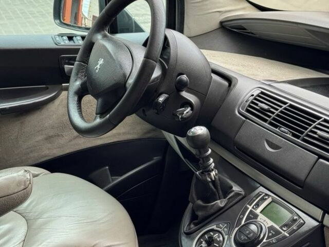 Сірий Пежо 807, об'ємом двигуна 2.2 л та пробігом 200 тис. км за 4500 $, фото 16 на Automoto.ua