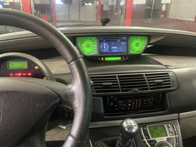 Сірий Пежо 807, об'ємом двигуна 2.2 л та пробігом 330 тис. км за 4500 $, фото 5 на Automoto.ua