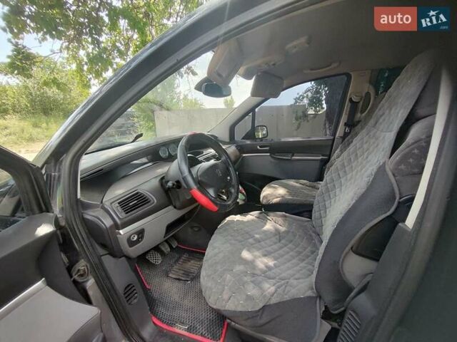 Серый Пежо 807, объемом двигателя 2 л и пробегом 215 тыс. км за 4500 $, фото 6 на Automoto.ua